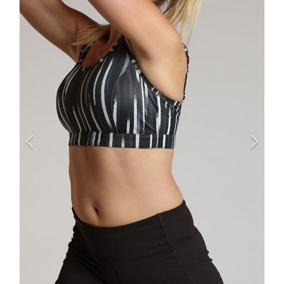 Title Nine Bra Sports High Impact Black and White 34C - Picture 1 of 10